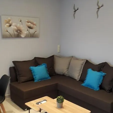 House Dilena Tsimtsiri Luxury 1 * يميناريا